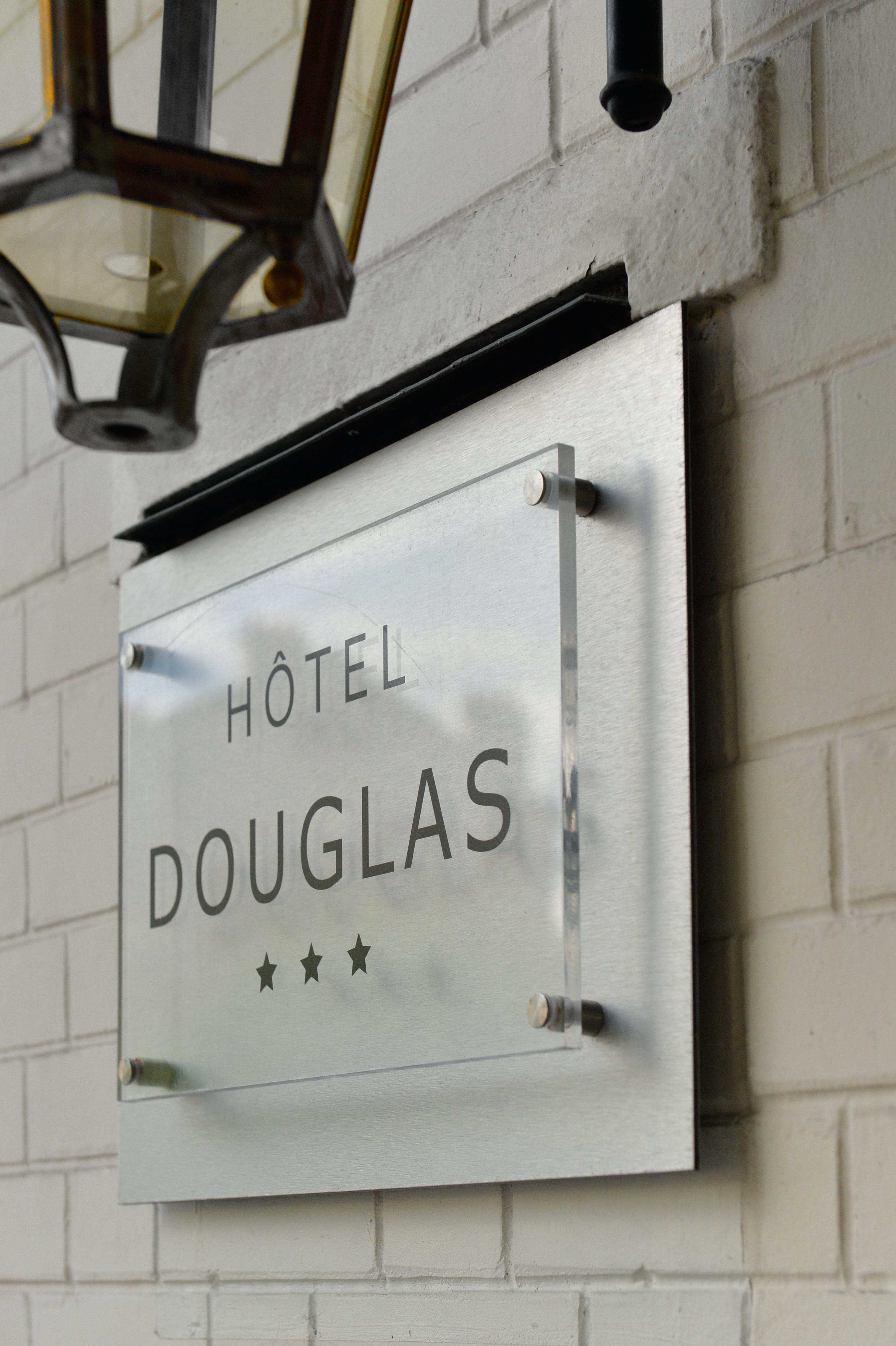 Hotel Douglas Puteaux Exteriér fotografie